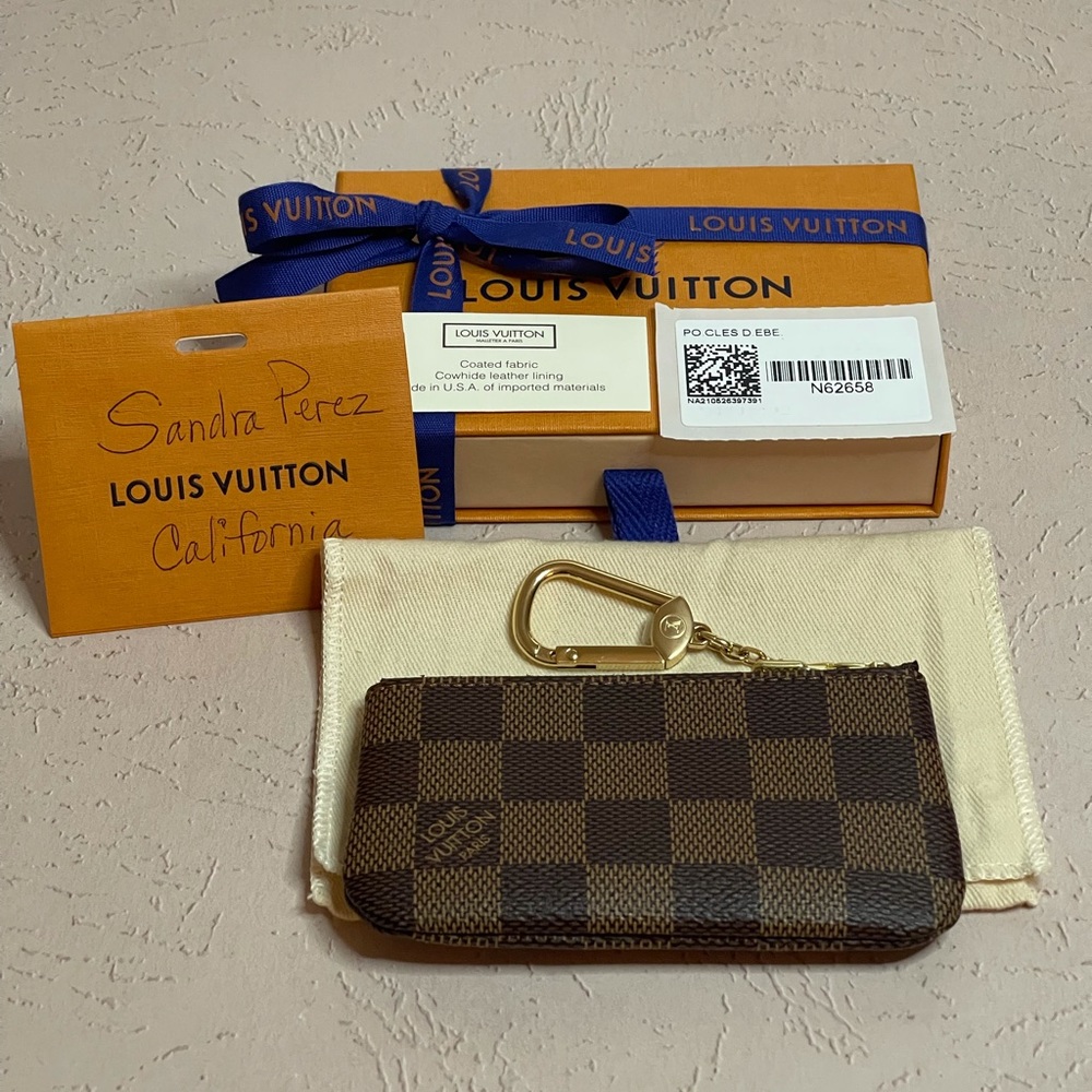 NEW- Louis Vuitton Key Cles